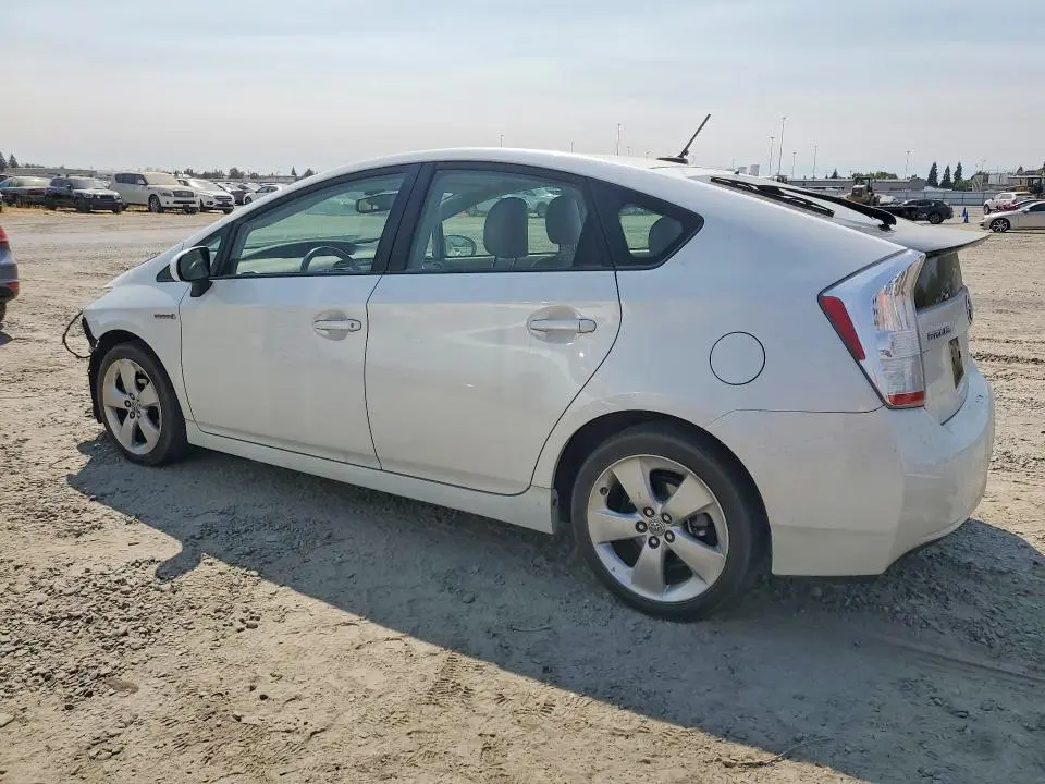 2010 TOYOTA PRIUS V  
