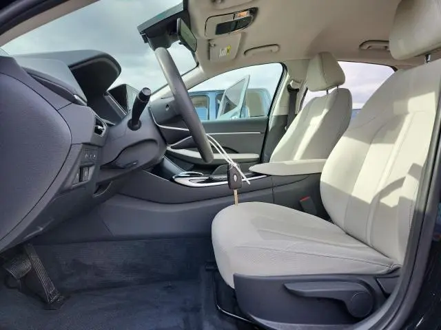 2023 HYUNDAI SONATA SE  