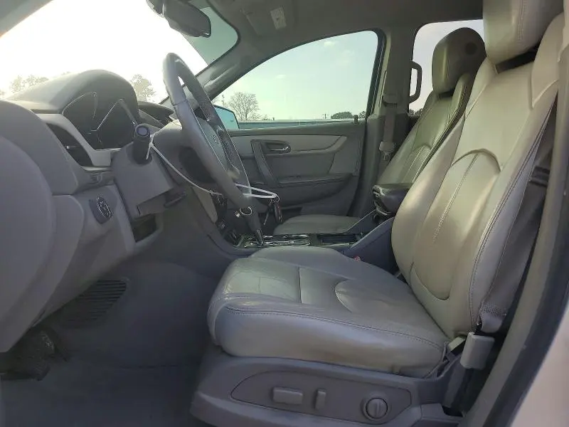 2013 CHEVROLET TRAVERSE LT  