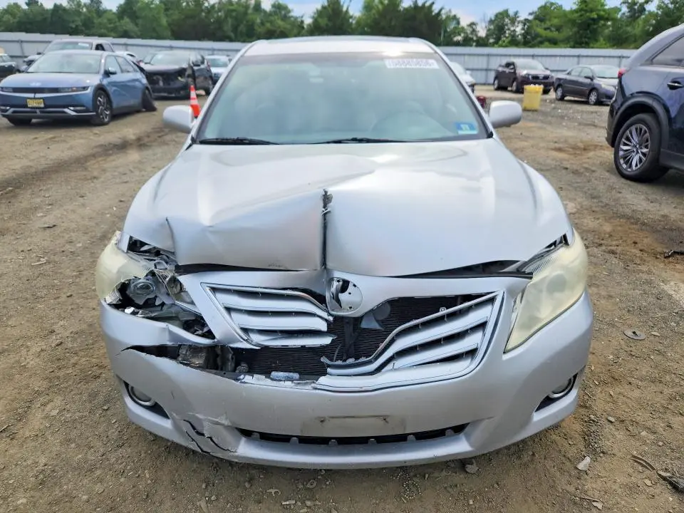 2010 TOYOTA CAMRY XLE V6  