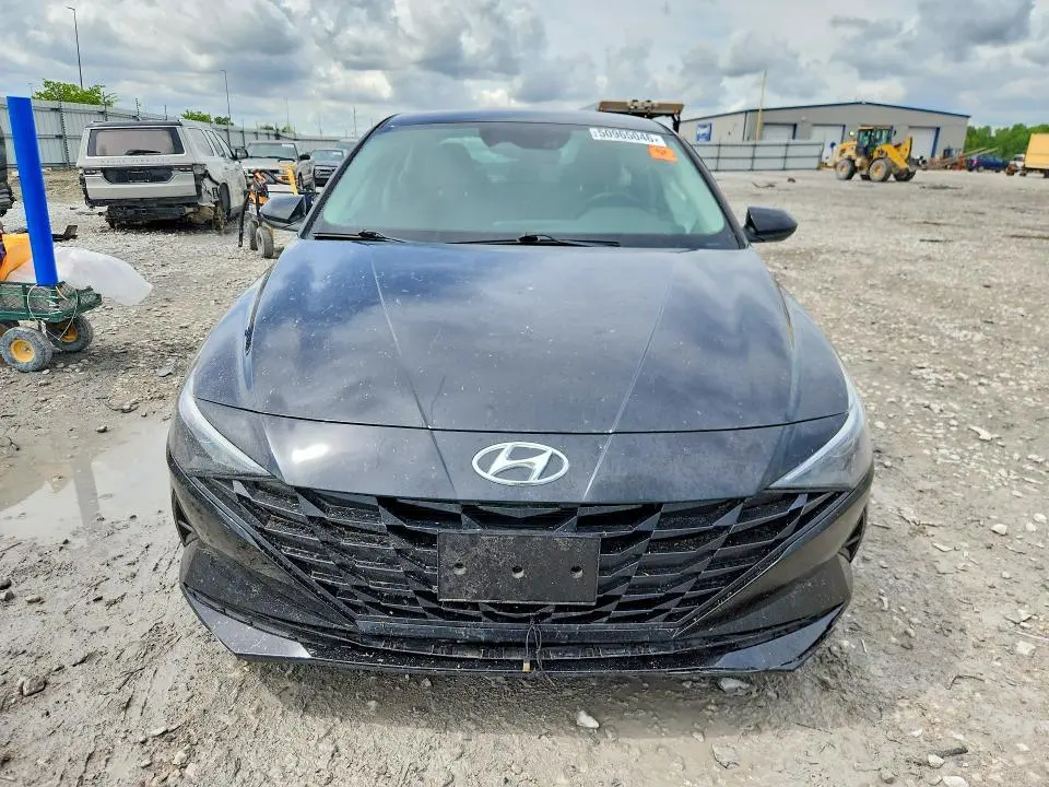 2021 HYUNDAI ELANTRA SE  