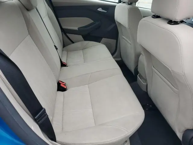 2017 FORD FOCUS SE  