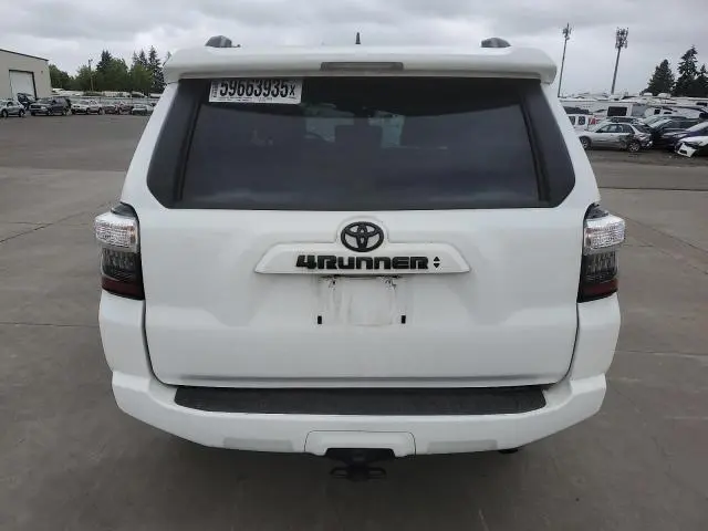 2023 TOYOTA 4RUNNER SE  