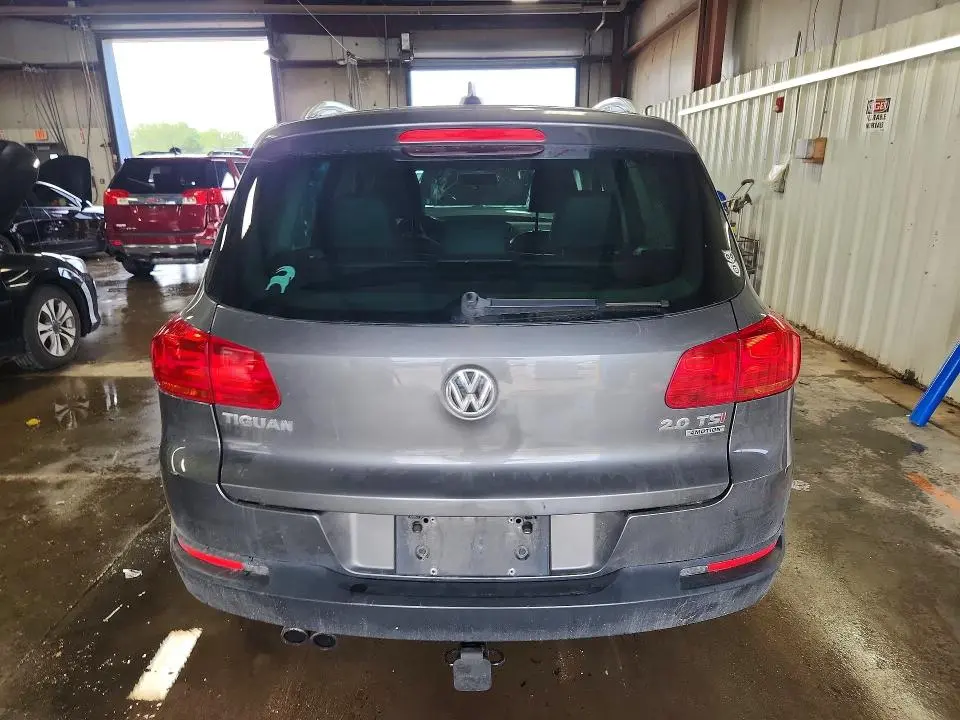 2014 VOLKSWAGEN TIGUAN S  