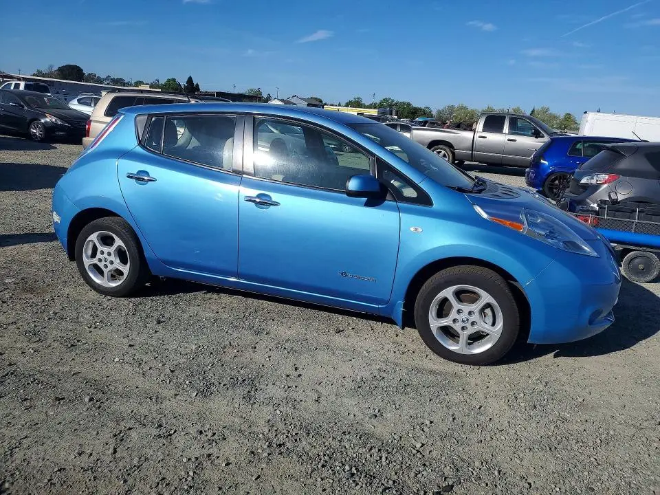 2012 NISSAN LEAF SV  