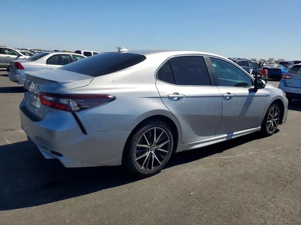 2021 TOYOTA CAMRY SE  