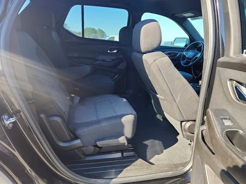 2023 CHEVROLET TRAVERSE LT  