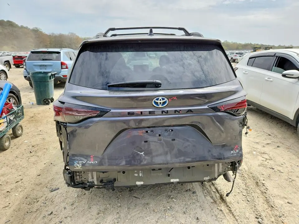 2025 TOYOTA SIENNA XLE 7-PASSENGER  