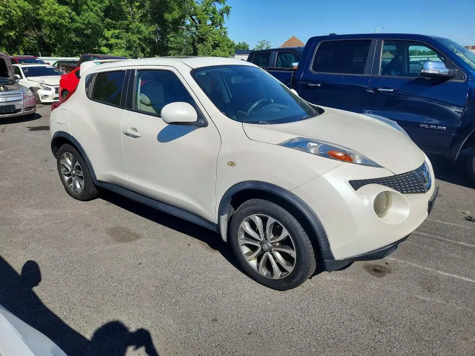 2013 NISSAN JUKE S  