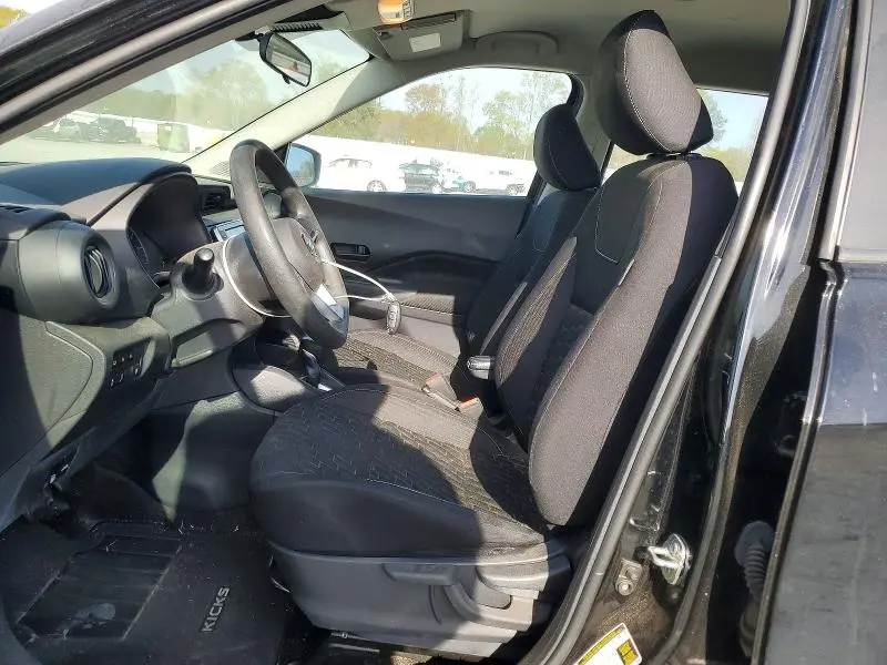 2021 NISSAN KICKS S  