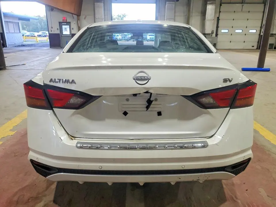 2023 NISSAN ALTIMA SV  