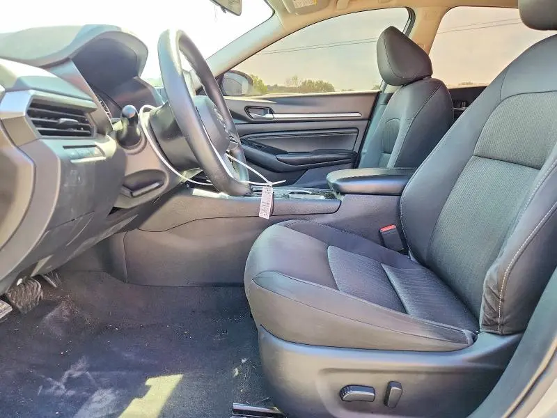 2021 NISSAN ALTIMA SV  