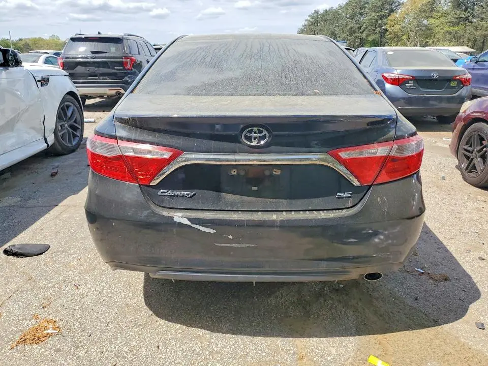 2017 TOYOTA CAMRY SE  