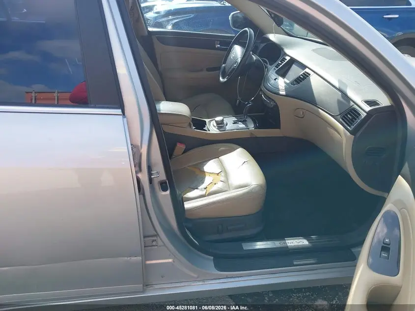 2011 HYUNDAI GENESIS 3.8