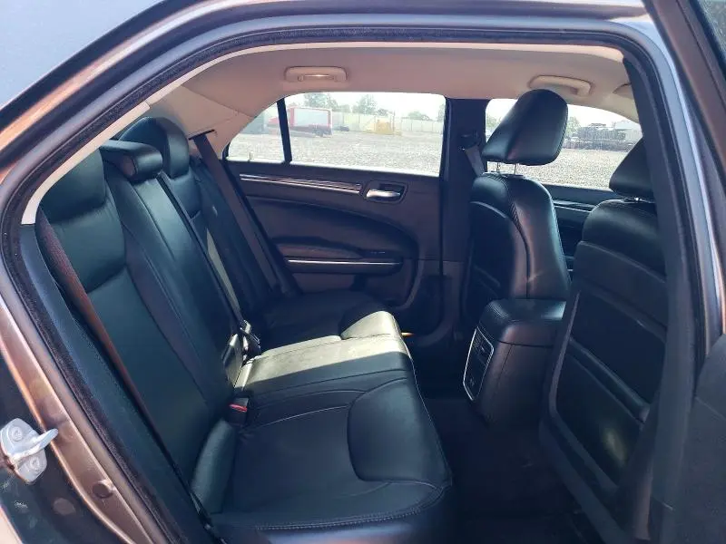 2016 CHRYSLER 300 LIMITED  