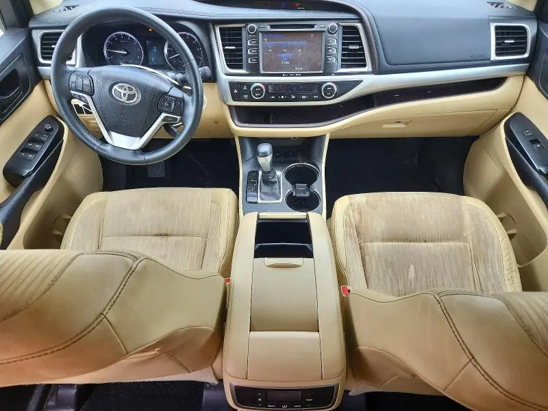 2016 TOYOTA HIGHLANDER LE PLUS  