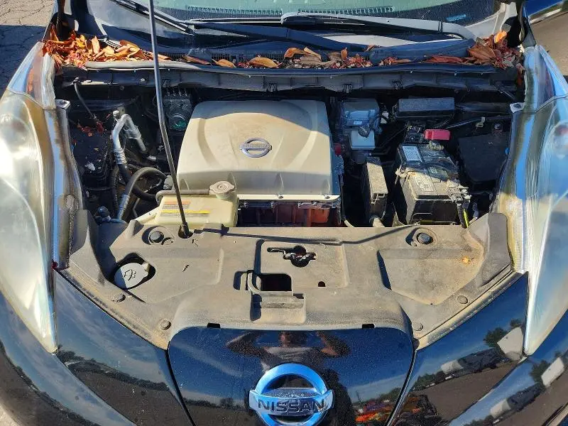 2015 NISSAN LEAF S  
