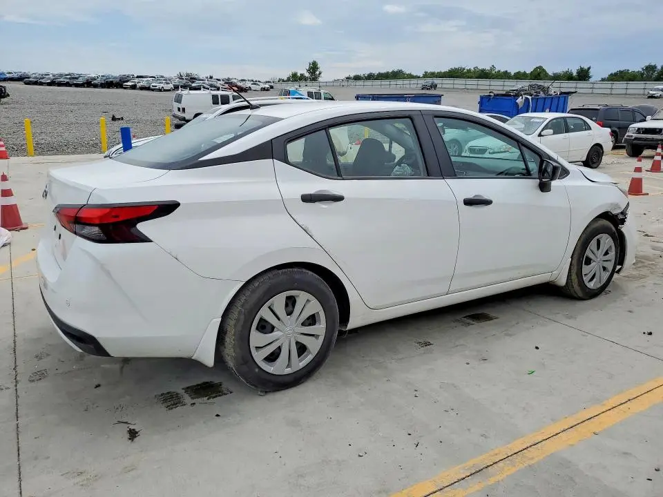 2021 NISSAN VERSA S  