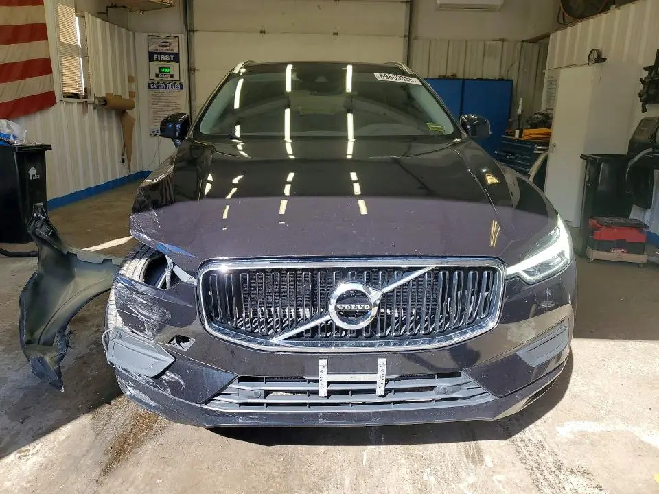 2020 VOLVO XC60 T6 MOMENTUM  