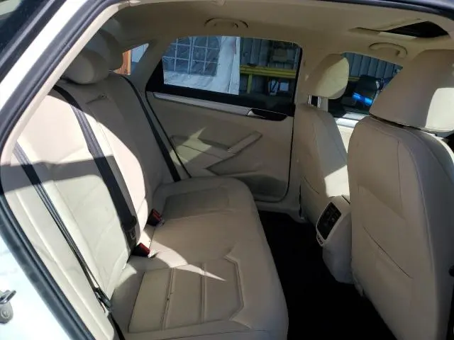 2019 VOLKSWAGEN PASSAT WOLFSBURG  