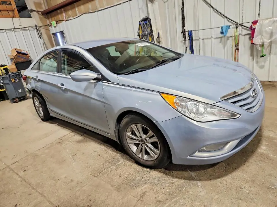 2013 HYUNDAI SONATA GLS  