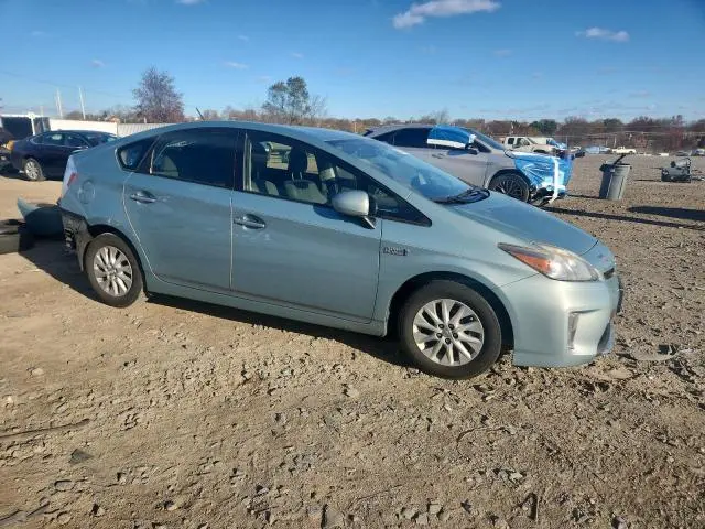 2013 TOYOTA PRIUS PLUG-IN   