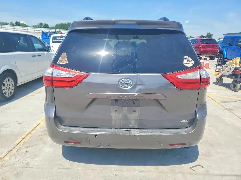 2017 TOYOTA SIENNA XLE PREMIUM 8-PASSENGER  
