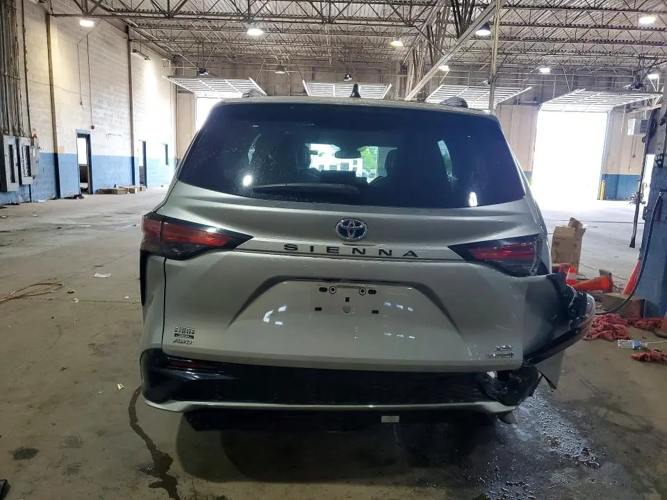 2023 TOYOTA SIENNA XSE 7-PASSENGER  