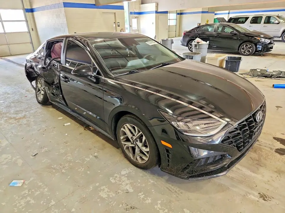 2022 HYUNDAI SONATA SEL  