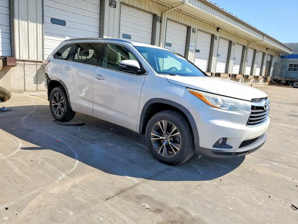 2016 TOYOTA HIGHLANDER XLE  