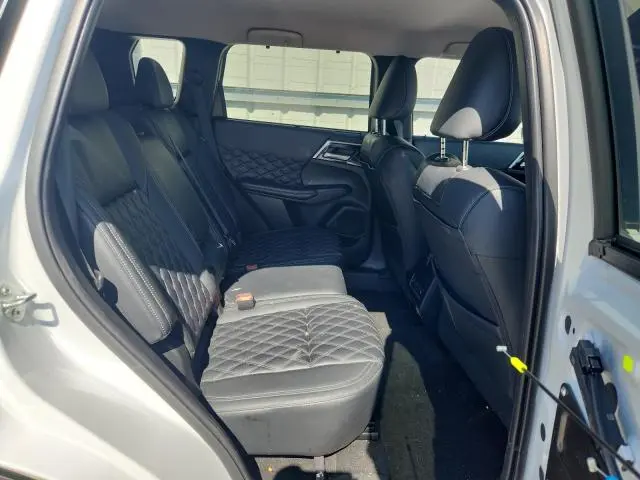 2024 MITSUBISHI OUTLANDER SEL  