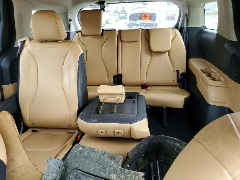 2023 KIA CARNIVAL LX  