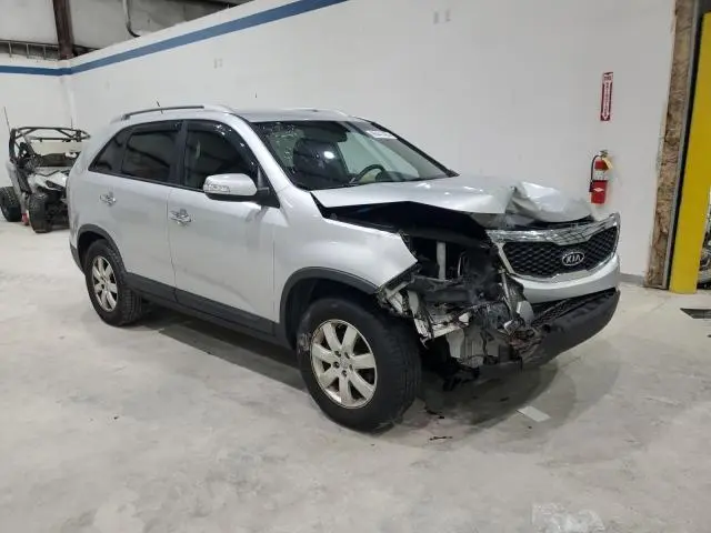 2013 KIA SORENTO LX  