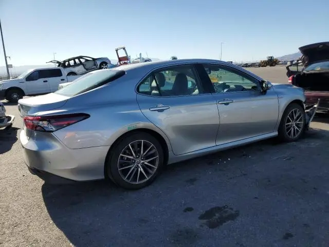 2021 TOYOTA CAMRY XLE