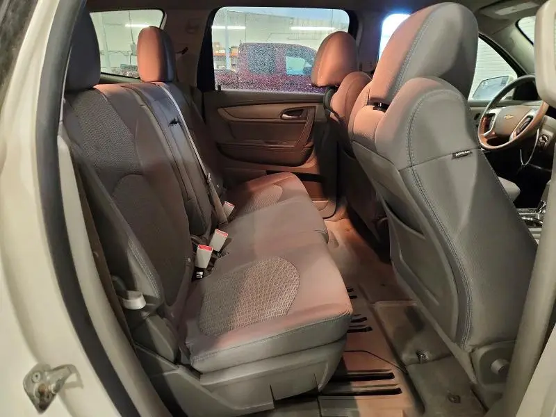 2013 CHEVROLET TRAVERSE LT  