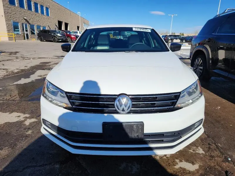 2016 VOLKSWAGEN JETTA SPORT  