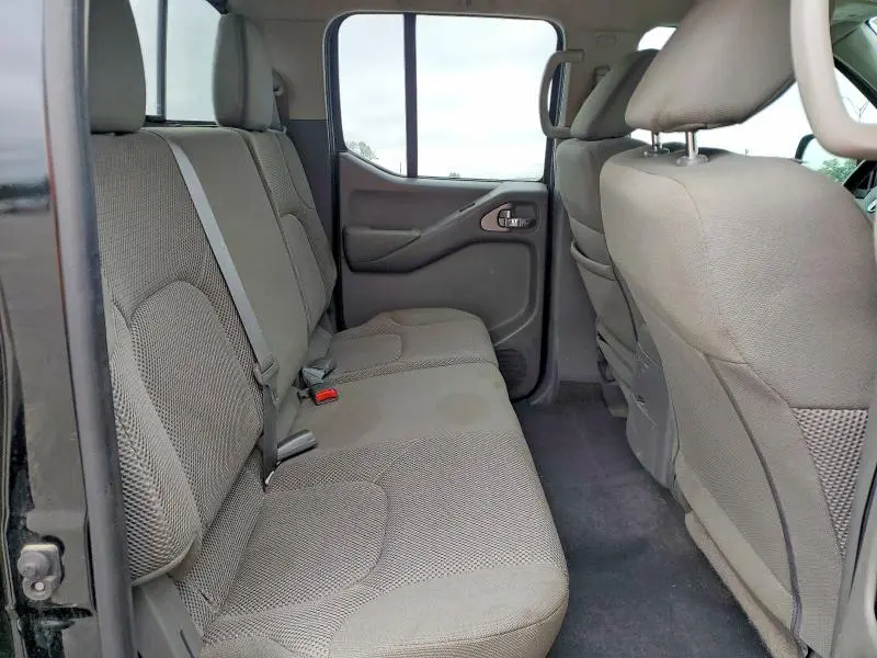 2021 NISSAN FRONTIER SV  