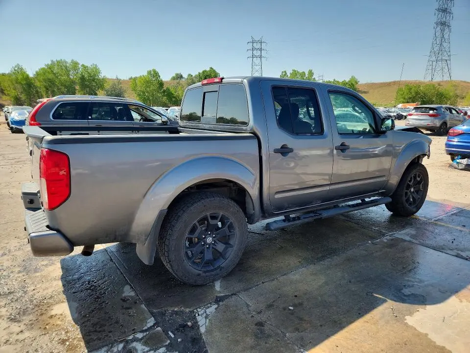 2018 NISSAN FRONTIER SV  