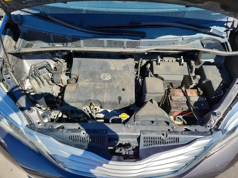 2015 TOYOTA SIENNA LIMITED PREMIUM 7-PASSENGER  