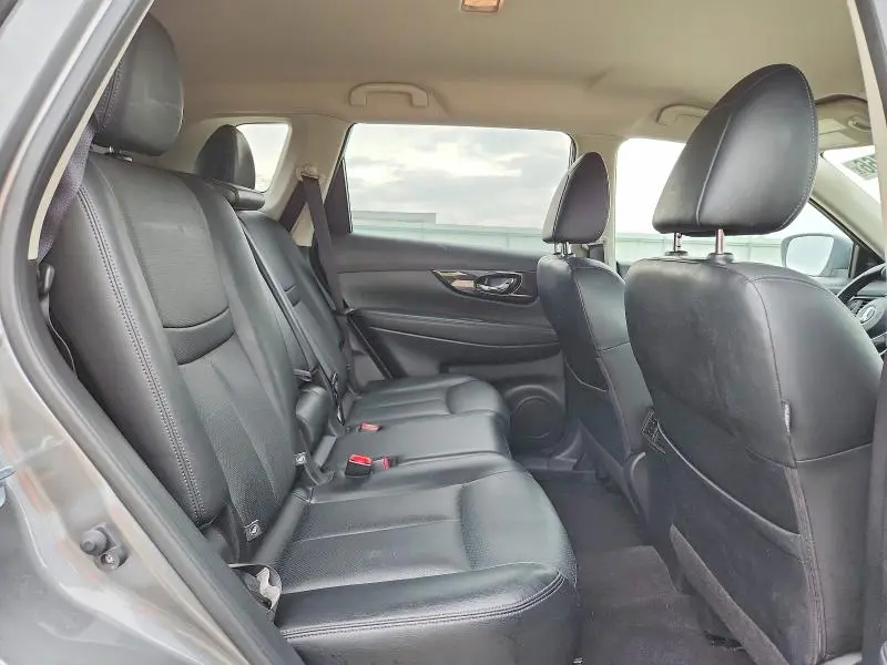 2017 NISSAN ROGUE SL  