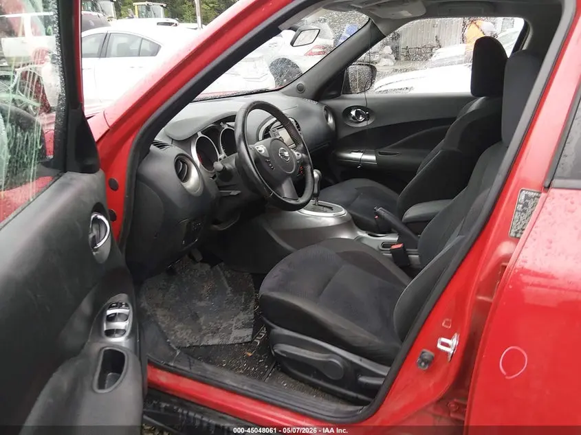 2015 NISSAN JUKE SV