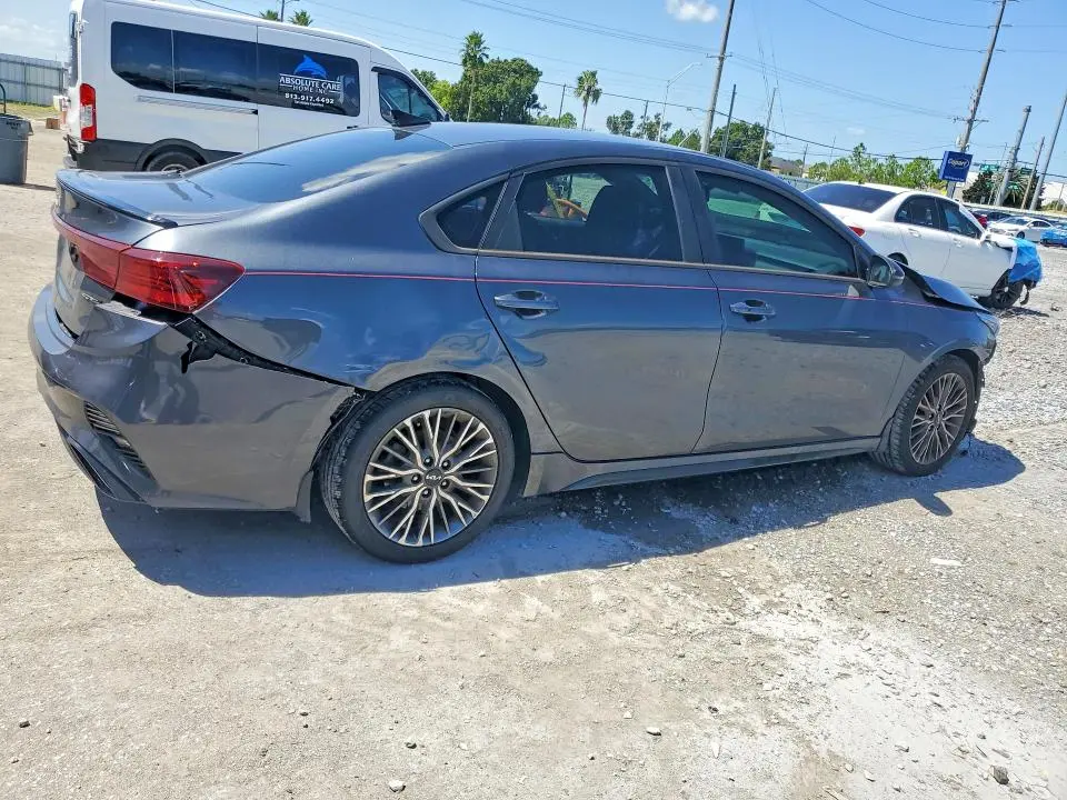 2024 KIA FORTE GT LINE  