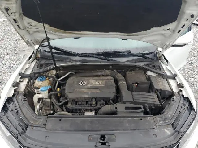 2016 VOLKSWAGEN PASSAT SE  