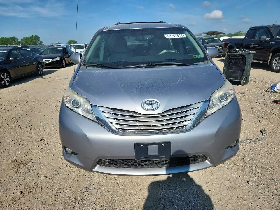 2013 TOYOTA SIENNA XLE 7-PASSENGER  