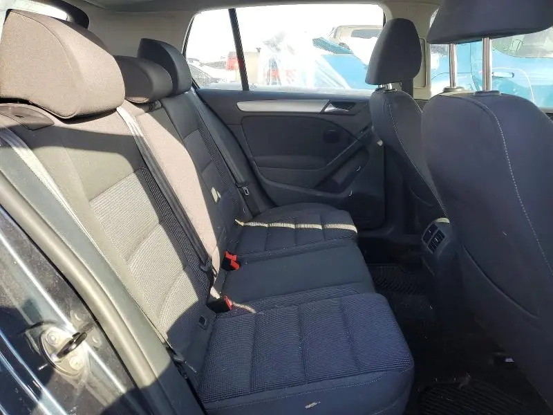 2011 VOLKSWAGEN GOLF   