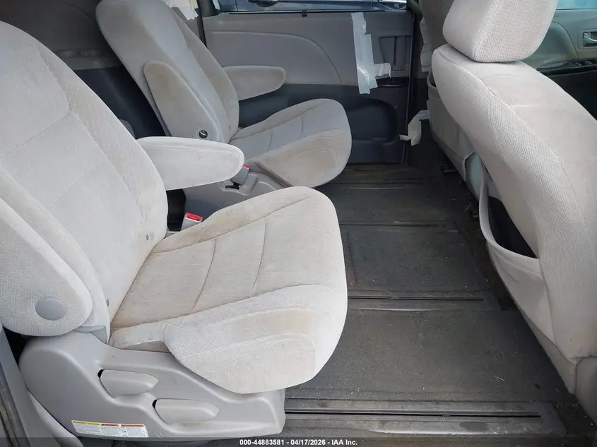 2016 TOYOTA SIENNA LE 7 PASSENGER