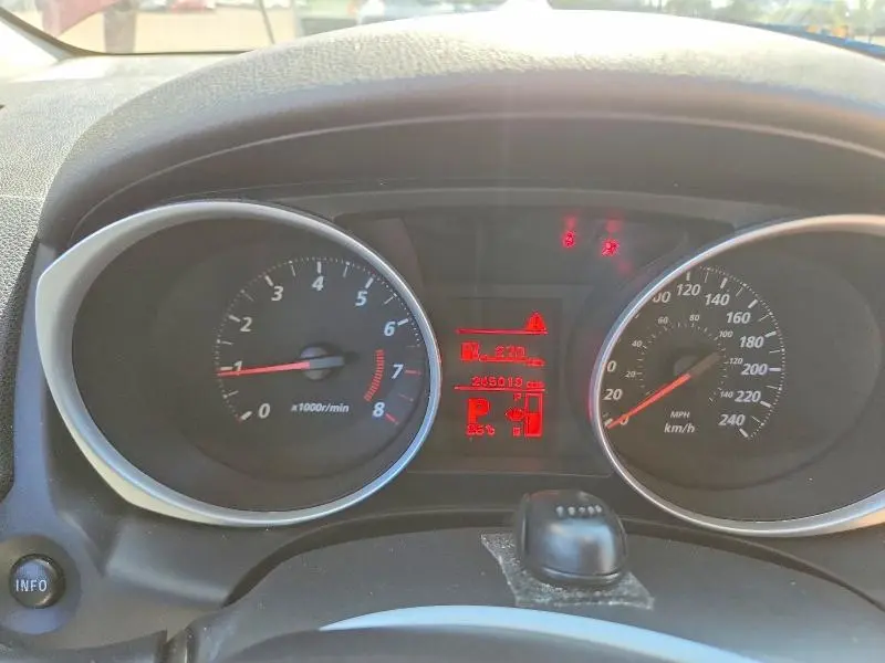 2011 MITSUBISHI RVR SE  