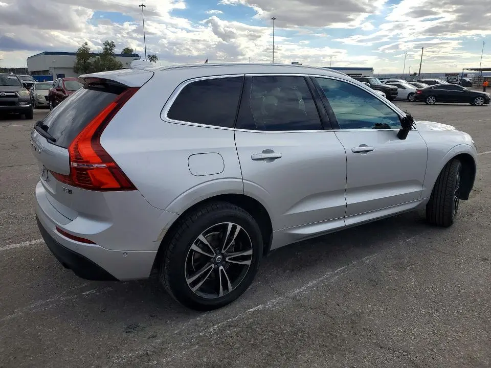 2019 VOLVO XC60 T5  