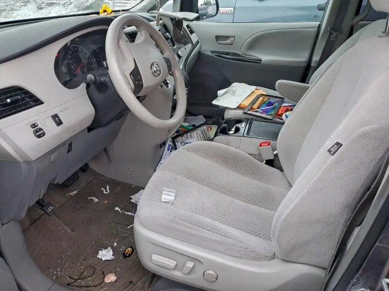 2012 TOYOTA SIENNA LE  