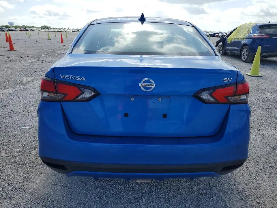 2021 NISSAN VERSA SV  